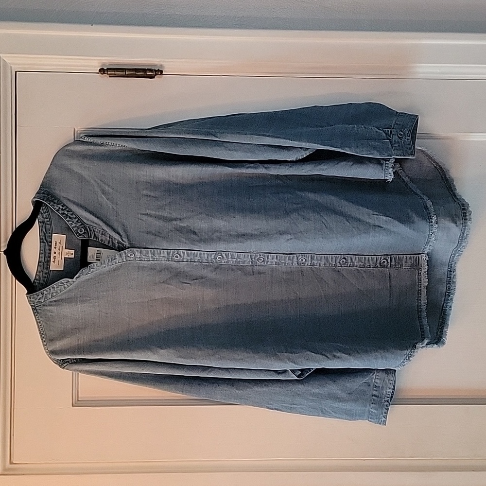 NWT banded collar chambray shirt